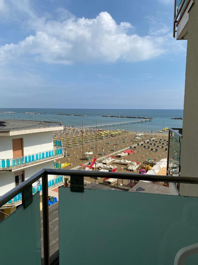 Hotel Royal-Spiaggia 가테오 아 마레 외부 사진